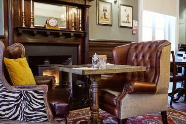 هتل The Wellington Arms