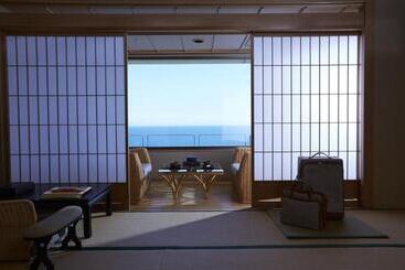 هتل Wakamatsu Hot Spring Resort