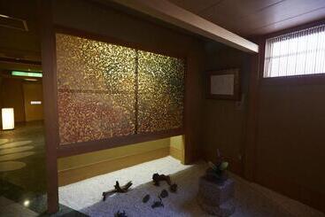 هتل Wakamatsu Hot Spring Resort
