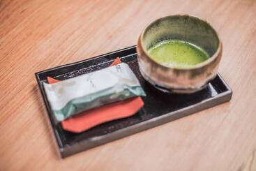 هتل Wakamatsu Hot Spring Resort