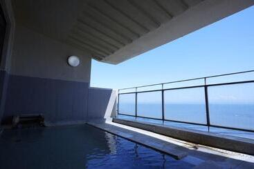 هتل Wakamatsu Hot Spring Resort