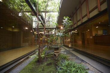 هتل Wakamatsu Hot Spring Resort
