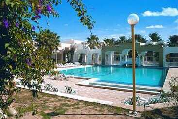 هتل Yadis Oasis Kebilli