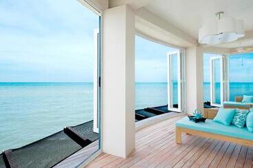 استراحتگاه Avillion Port Dickson