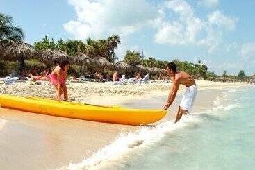 استراحتگاه Roc Arenas Doradas