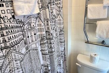 Touchstone Hotel City Center