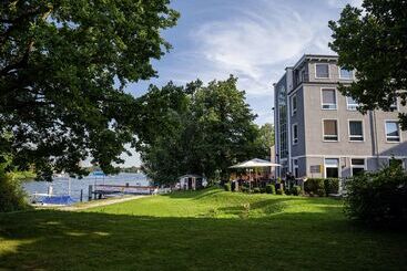 هتل Am Schloß Köpenick By Golden Tulip