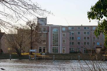 هتل Am Schloß Köpenick By Golden Tulip