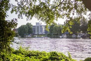 هتل Am Schloß Köpenick By Golden Tulip