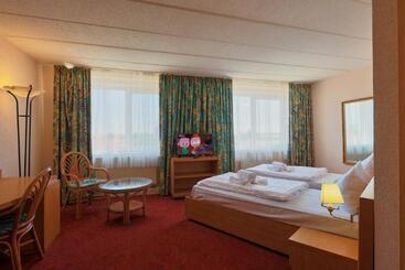 هتل Trip Inn Axxon