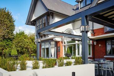 هتل Killarney Randles