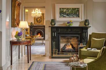 هتل Killarney Randles