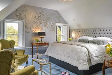 هتل Killarney Randles