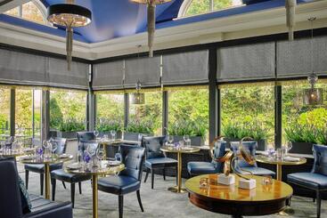 هتل Killarney Randles