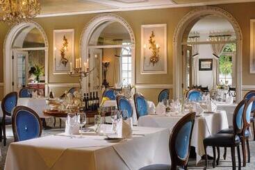 هتل Killarney Randles
