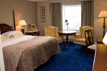 هتل Killarney Randles
