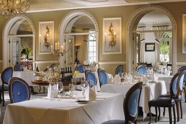 هتل Killarney Randles