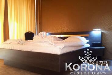 هتل Korona