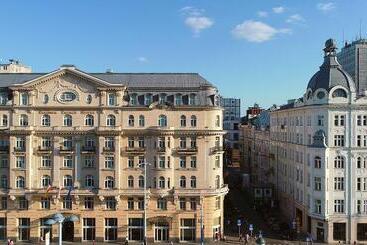هتل Polonia Palace