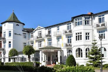 هتل Residenz Waldkrone Kühlungsborn