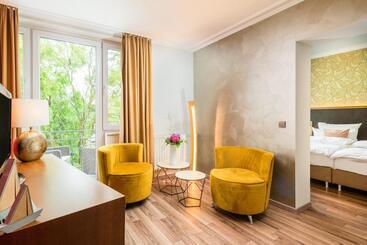 هتل Residenz Waldkrone Kühlungsborn