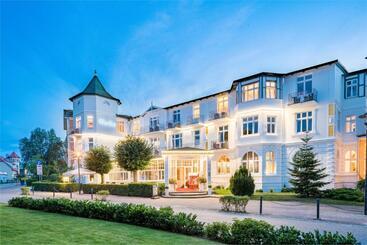 هتل Residenz Waldkrone Kühlungsborn