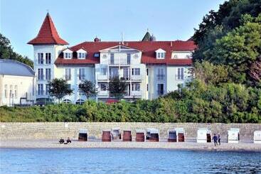 هتل Residenz Waldkrone Kühlungsborn