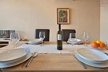 هتل Rotonda Inn Novigrad