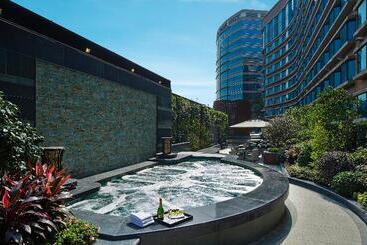 هتل Royal Plaza