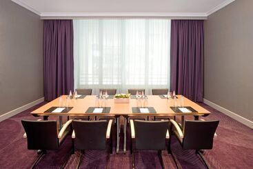 هتل Sheraton Grand Warsaw