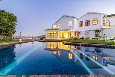 هتل St James Of Knysna