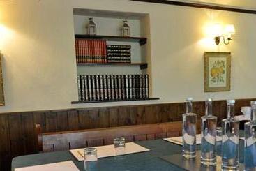 هتل The Bird In Hand Inn, Witney