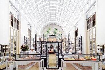 هتل The Ritzcarlton, Millenia Singapore