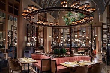 هتل The Ritzcarlton, Millenia Singapore