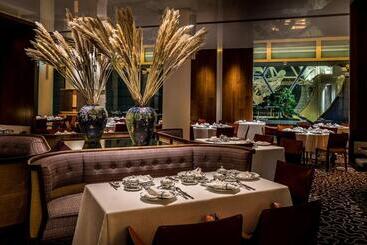 هتل The Ritzcarlton, Millenia Singapore