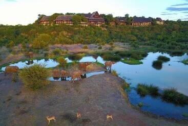 هتل Victoria Falls Safari Lodge