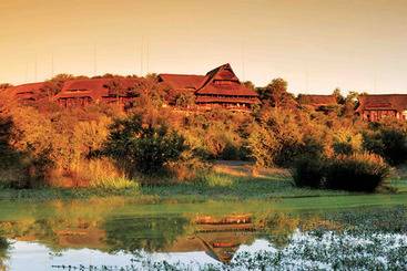 هتل Victoria Falls Safari Lodge