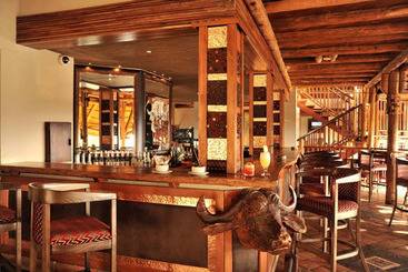 هتل Victoria Falls Safari Lodge