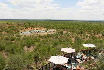 هتل Victoria Falls Safari Lodge