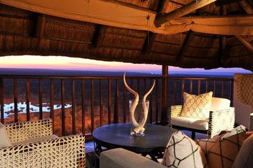 هتل Victoria Falls Safari Lodge