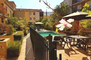 Best Western Northbridge Apartments
