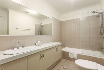 Best Western Northbridge Apartments