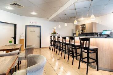 Achat Hotel Stuttgart Zuffenhausen
