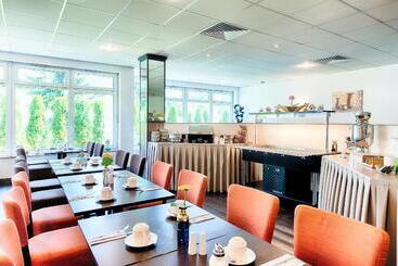 Achat Hotel Stuttgart Zuffenhausen