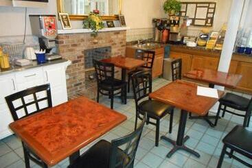 هتل Americas Best Value Inn Blue Ridge