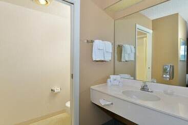 هتل Americas Best Value Inn Kalispell