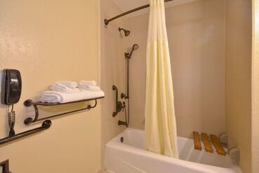 هتل Best Western The Inn & Suites Pacific Grove