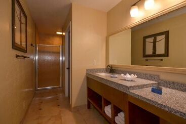 هتل Best Western The Inn & Suites Pacific Grove