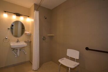 هتل Best Western The Inn & Suites Pacific Grove