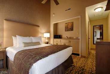 هتل Best Western The Inn & Suites Pacific Grove